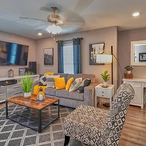 Cozy Haven Attached To Million - South Holiday home Tampa