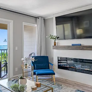 Wake Up To The Ocean Breeze - Enjoy Amazing Views Holiday home Tampa